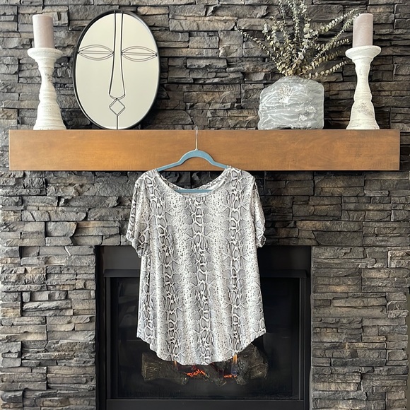Addition Elle Tops - Black and white snake skin Tee ‎ On 2 for $20 - anything $15 is 2 for$20